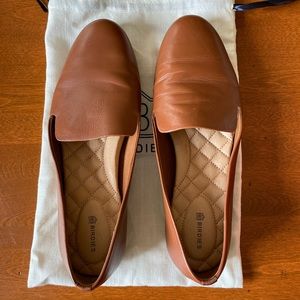 Birdies “The Starling” Cognac/leather. Gently used, worn 3 times. Bag included.